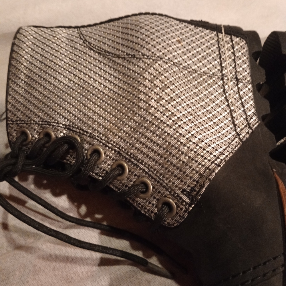 Sorel Black and White Lace-Up Ankle Booties - Great Condition - Picture 5 of 11